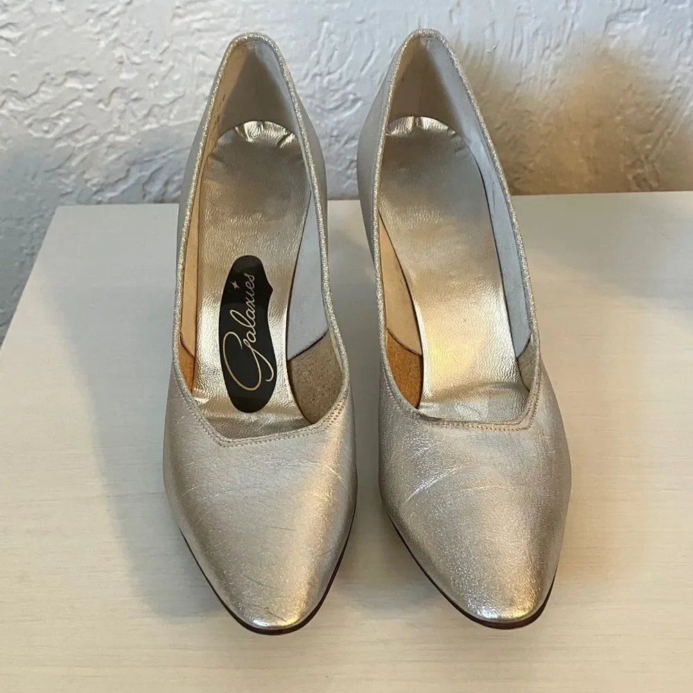 Vintage mid-century silver pumps